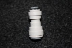 John Guest - 3/8" JG X 1/4" JG Reducing Union - PP201208W