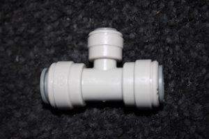 John Guest 3/8" x 3/8" x 1/4" Push-Fit Union Tee